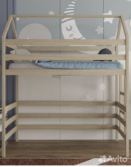 Детская кровать двухъярусная домик