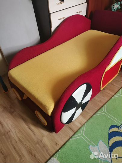 Детский диван машинка
