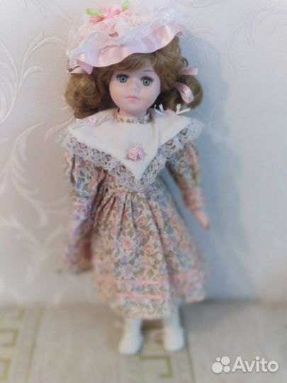 Кукла фарфоровая коллекционная