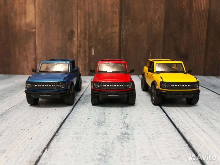 Машинка Ford Bronco 2022 Kinsmart