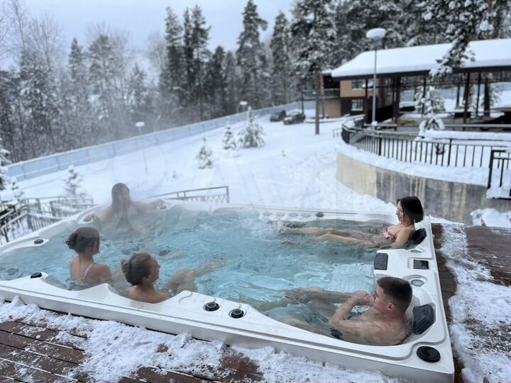 Коттедж 1000 м² на участке 8 га