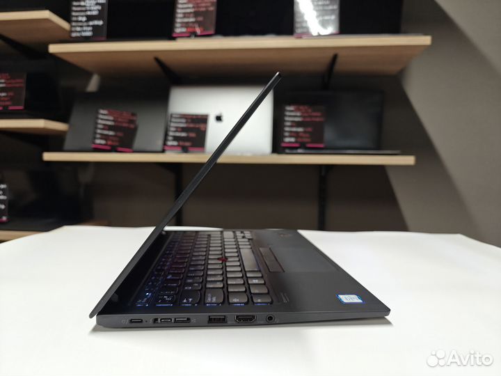 Ноутбук Lenovo ThinkPad X1 Carbon i7 Gen 7