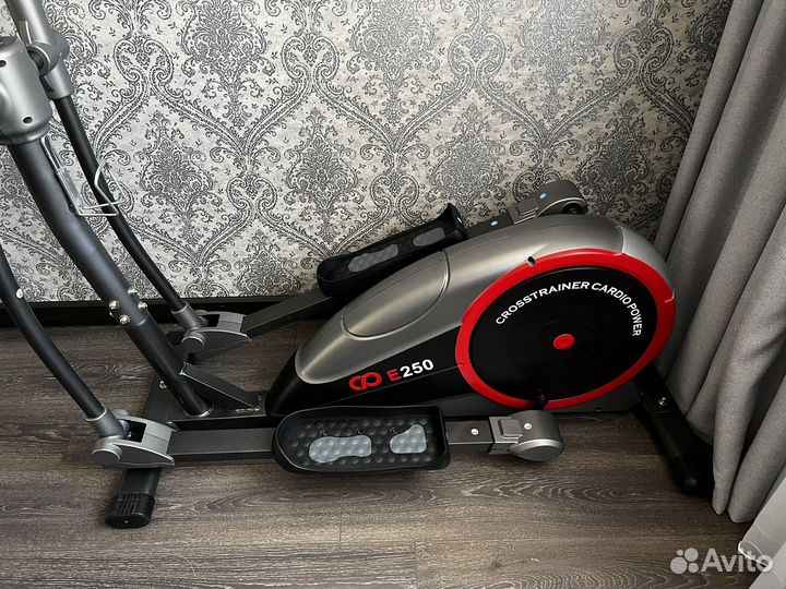 Эллиптический тренажер CardioPower E250