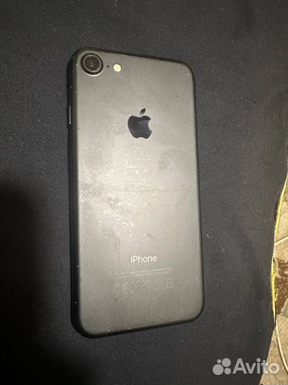 Телефон iPhone 7