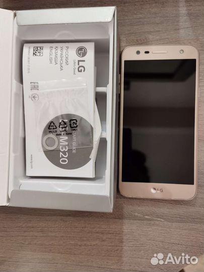 Телефон LG