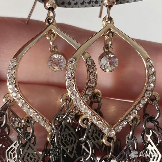 Серьги (бижутерия)