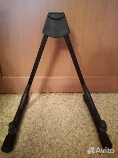 Подставка для гитары