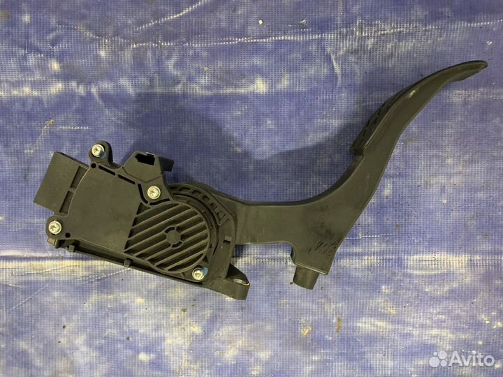 Педаль газа б/у Шкода Фабия Skoda Fabia 1