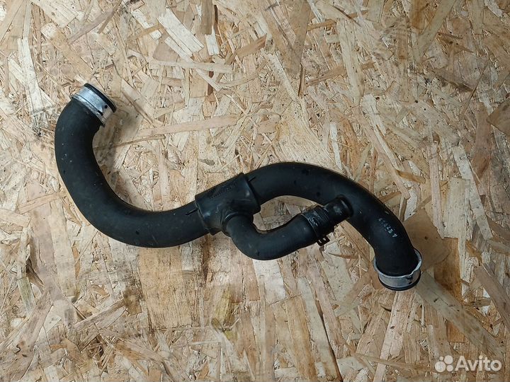 Патрубок радиатора нижний Mercedes C350 M283 W204