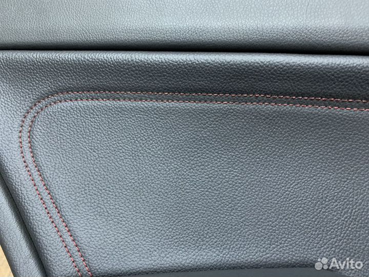 Mercedes Benz GLA X156 Обшивка задней двери LH RH