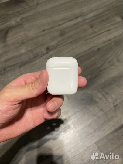 Беспроводные наушники apple airpods 1