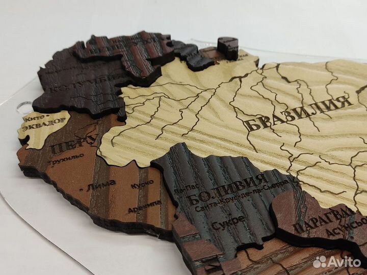 Карта мира из дерева с глубокой фактурой Рейнфорес