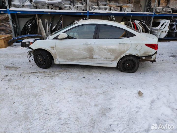 Hyundai Solaris 2013 в разбор