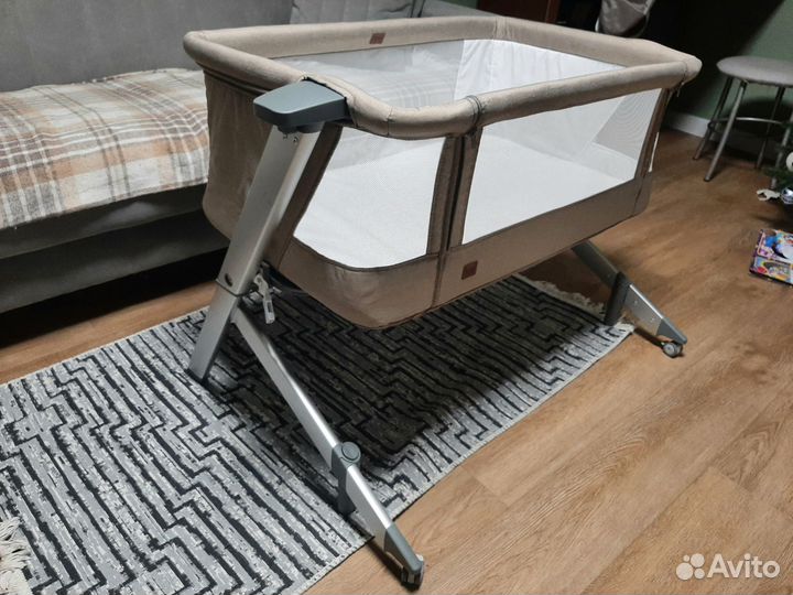 Колыбель nuovita accanto dalia