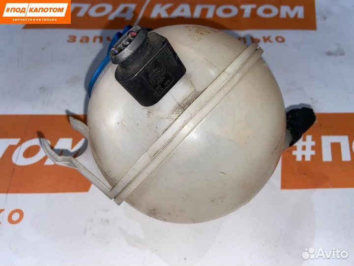 Бачок расширительный Volkswagen Passat B7 2012