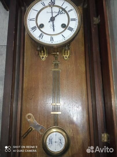 Старинные настенные антикварные часы с боем