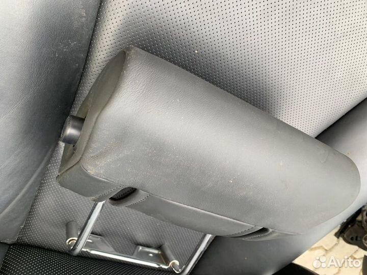 Подголовник зад. Lexus LS460