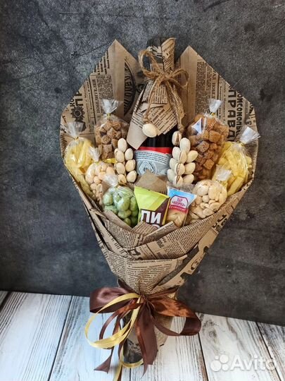 Съедобные букеты для мужчин/букет комплимент