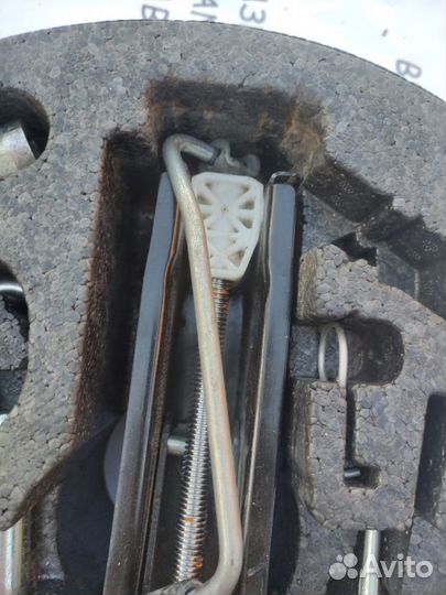 Дорожный комплект Volkswagen Polo Sedan Балонник