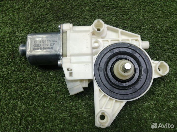 Блок моторчика стеклоподъемника задний правый