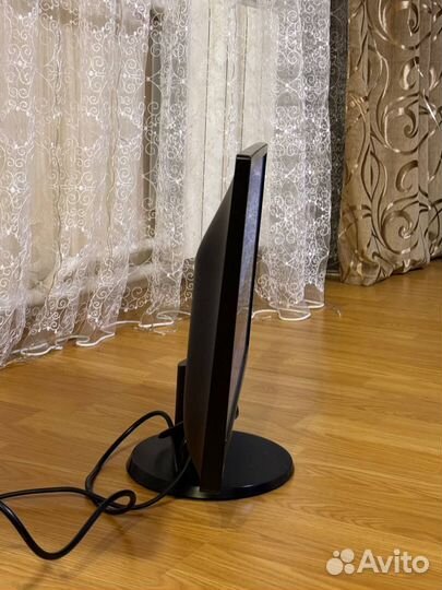 Монитор Philips 23.6