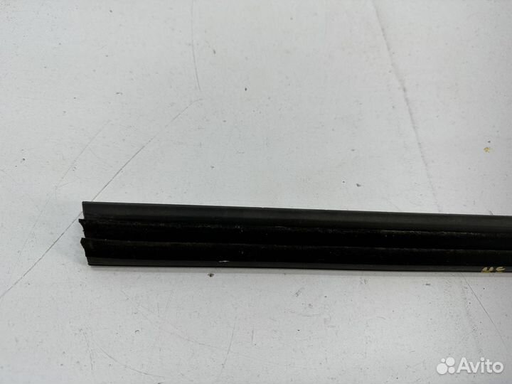 Skoda Octavia A7 бархотка внутренняя задняя правая
