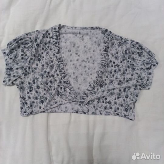 Отдам бесплатно женские вещи