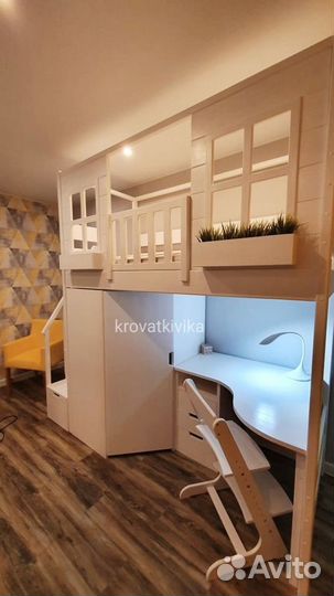 Комплект кровать чердак + шкаф + стол