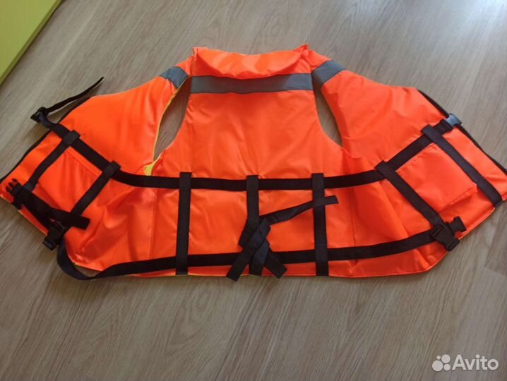 Спасательный жилет