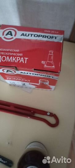 Домкрат винтовой