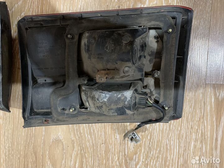 Поворотник / стоп сигнал Toyota Caldina