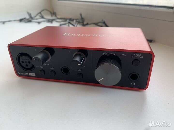 Внешняя звуковая карта Focusrite и микрофон