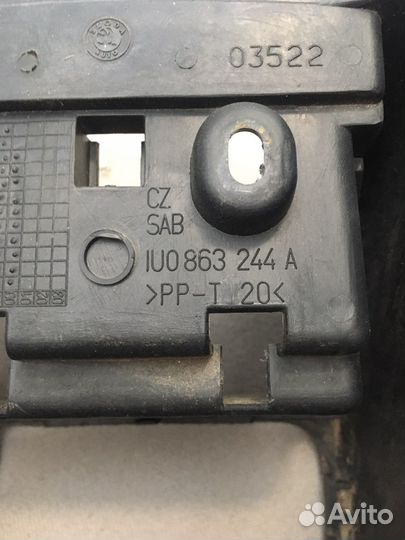 Центральная консоль Skoda Octavia A4 (1905)