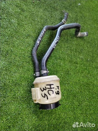 Бачок гур Nissan Laurel HC35