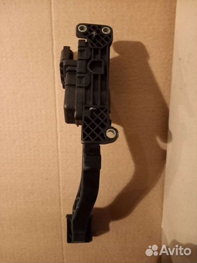 Педаль газа Ford C-Max