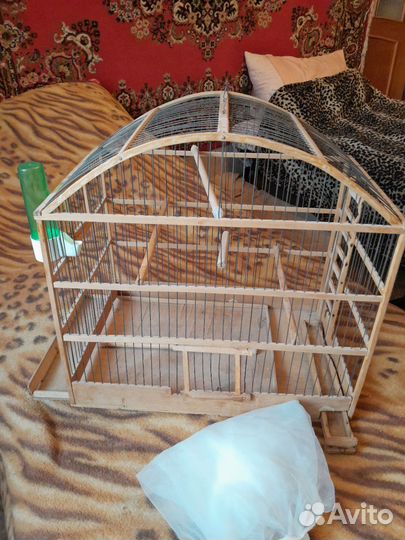 Клетка для птиц из дерева
