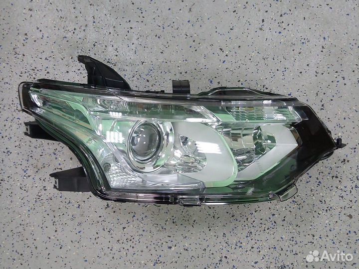 Фара под ксенон на Mitsubishi Outlander 3