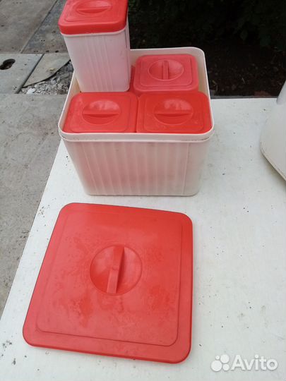 Контейнеры для сыпучих продуктов