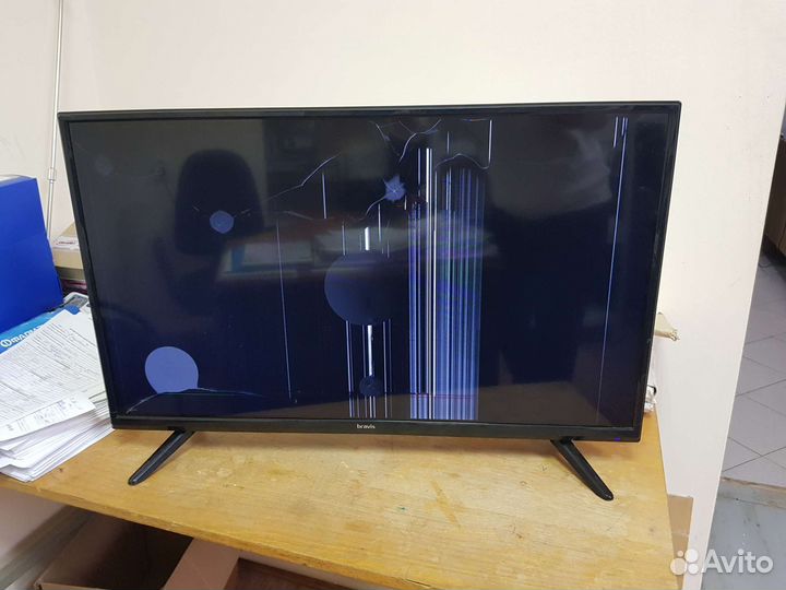 Телевизор Bravis на запчасти