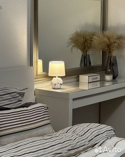 Лампа прикроватная, настольный светильник