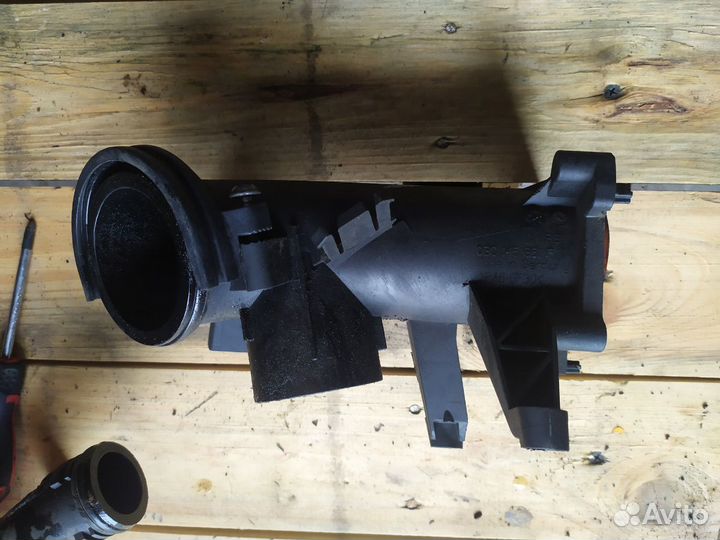 Воздуховод vw vag 1.4 tsi 03c145861f