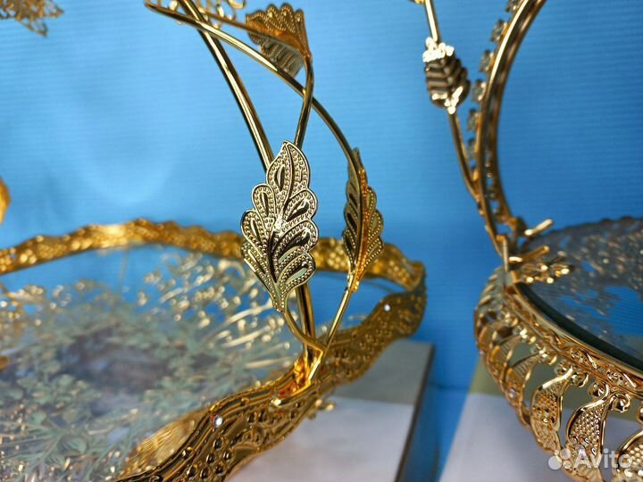 Фруктовница металлическая золотая