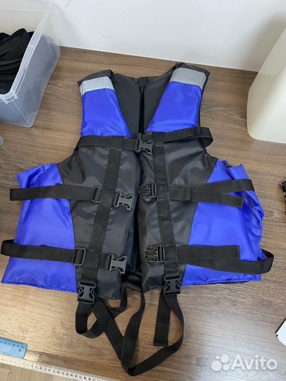 Спасательный жилет взрослый