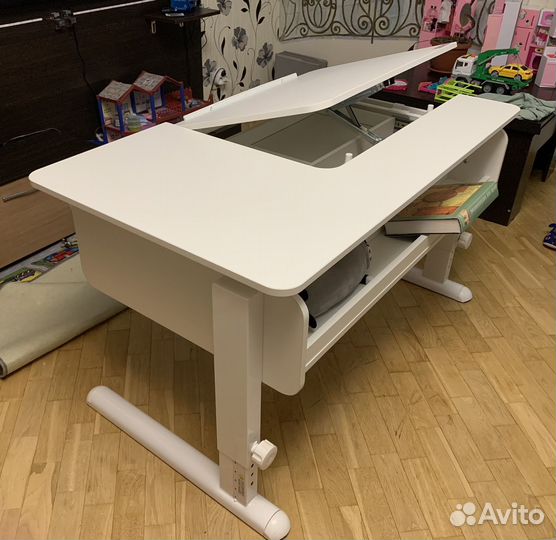 Школьный стол для учебы