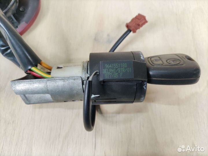 Замок зажигания Пежо 206