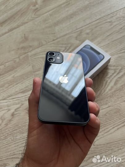 Телефон iPhone 12 mini