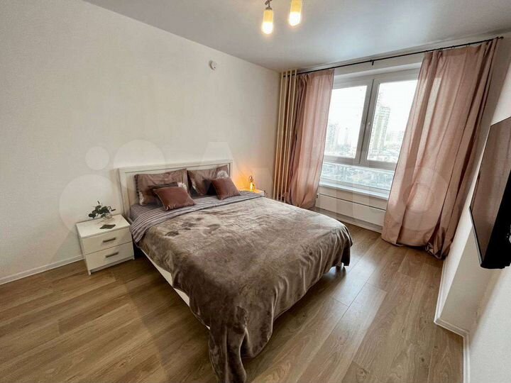 2-к. квартира, 55 м², 9/33 эт.