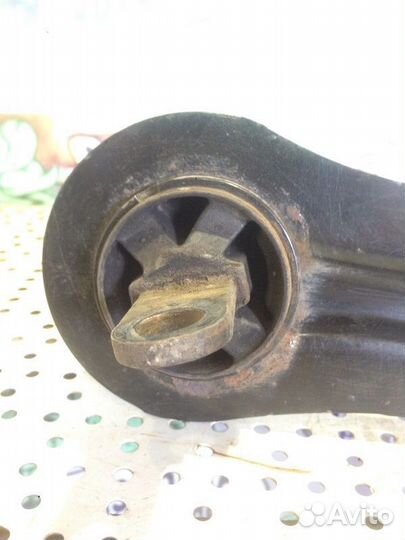 Кулак задний правый Ford Focus