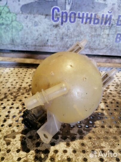 Бачок расширительный Peugeot 3008