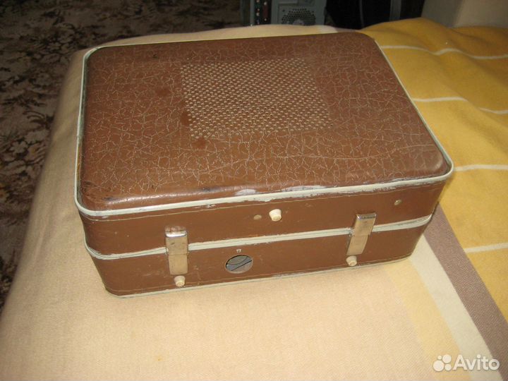 Проигрыватель пластинок Юность-301